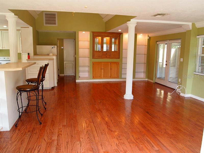 Property listing photo for 1112 POINSETTIA AVENUE