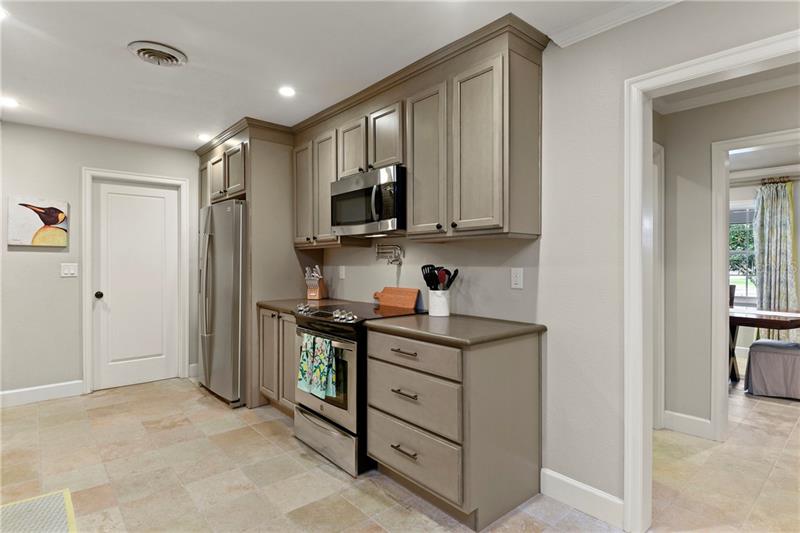 Property listing photo for 2594 FORFARSHIRE DRIVE