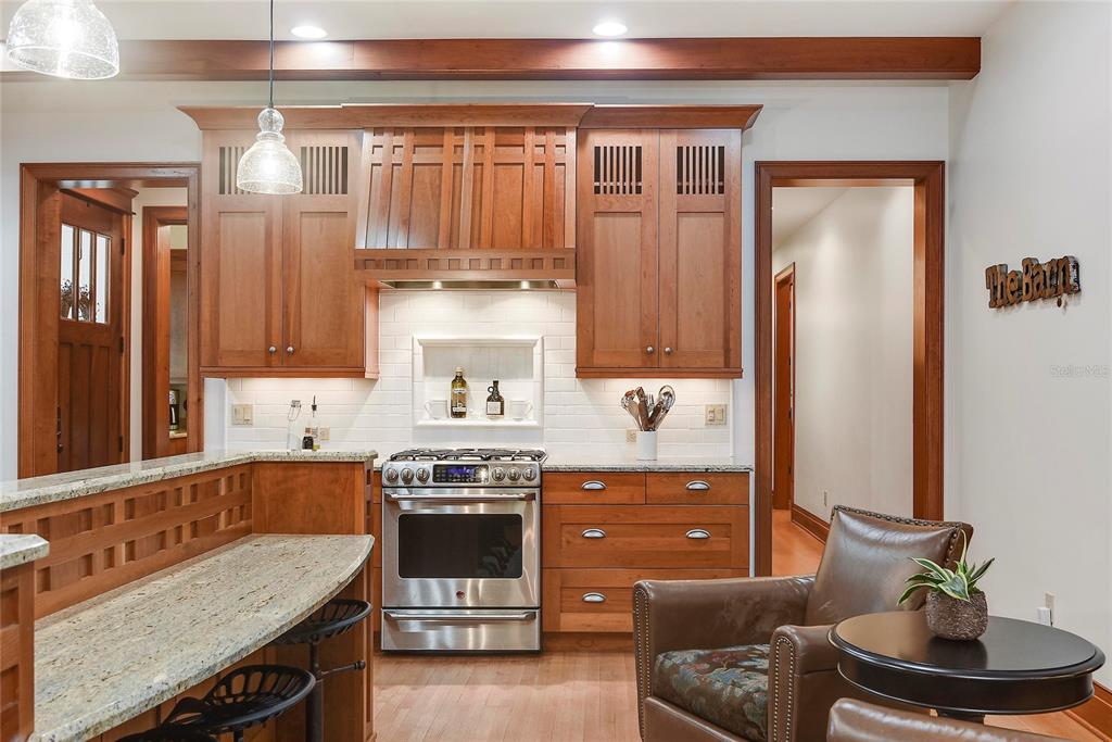Property listing photo for 1612 E WASHINGTON STREET