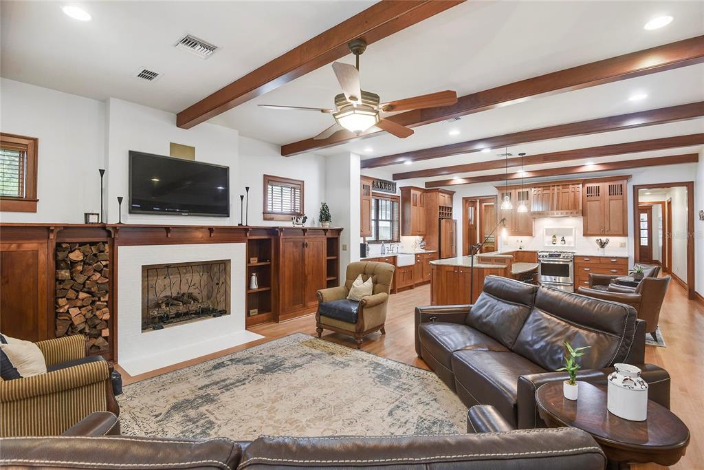Property listing photo for 1612 E WASHINGTON STREET