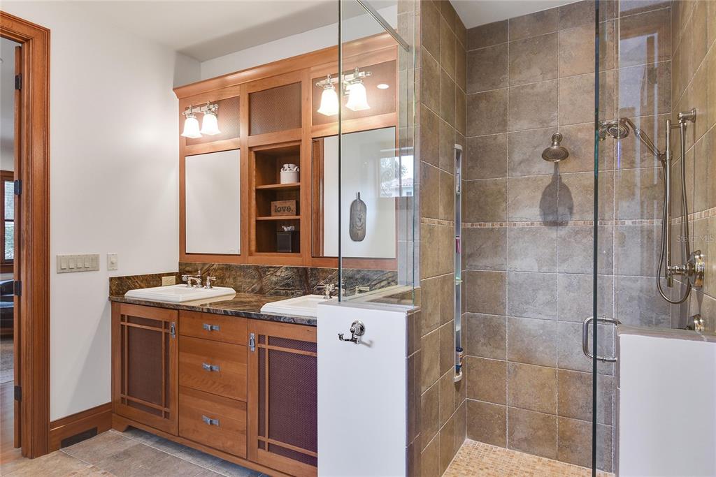 Property listing photo for 1612 E WASHINGTON STREET