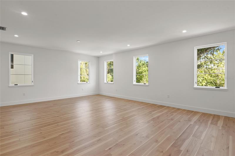 Property listing photo for 508 W SWOOPE AVENUE