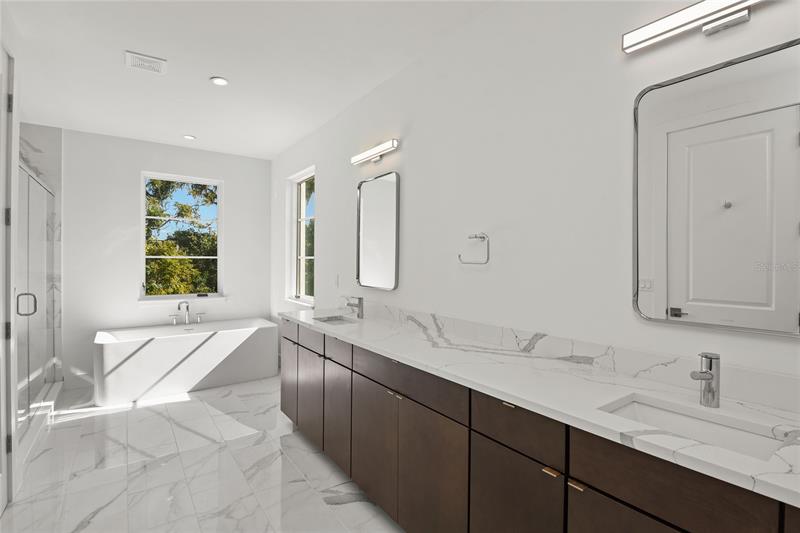 Property listing photo for 508 W SWOOPE AVENUE