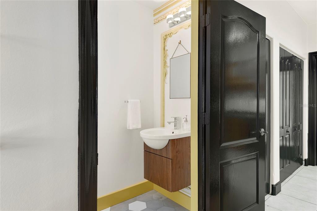 Property listing photo for 307 E NEW HAMPSHIRE STREET #D