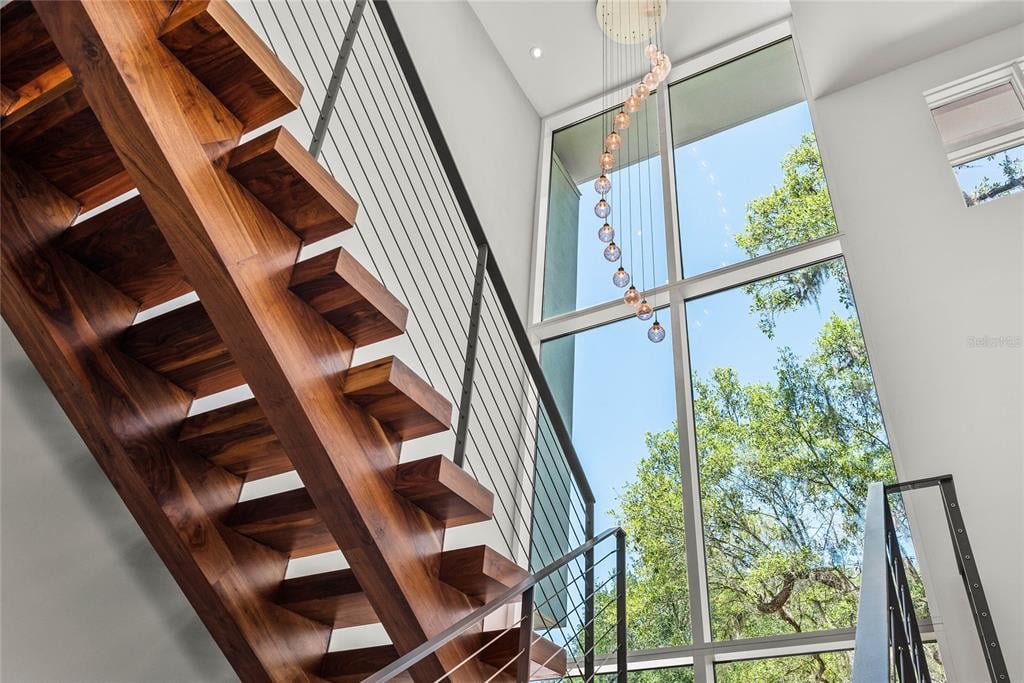 Property listing photo for 1530 MAYFIELD AVENUE