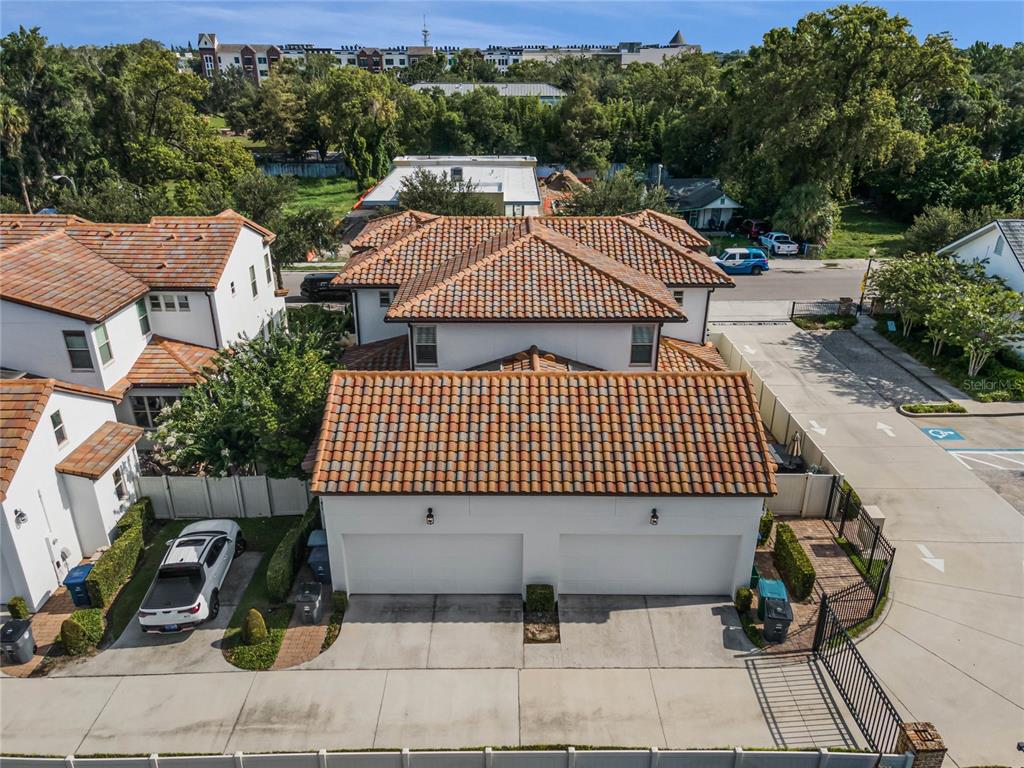 Property listing photo for 250 W LYMAN AVENUE