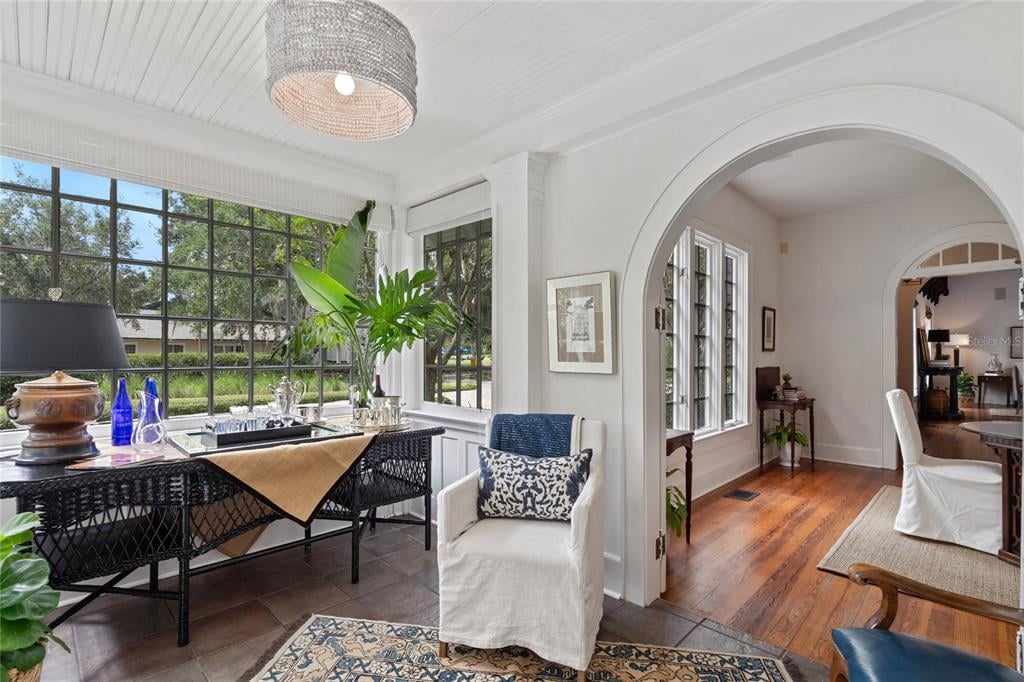 Property listing photo for 341 E WEBSTER AVENUE