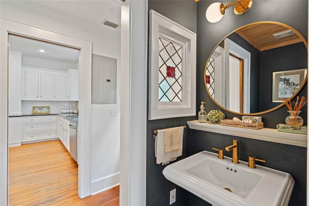 Property listing photo for 341 E WEBSTER AVENUE