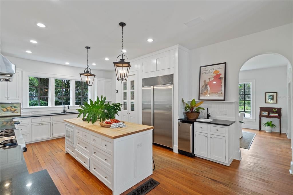 Property listing photo for 341 E WEBSTER AVENUE