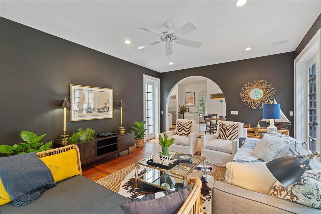 Property listing photo for 341 E WEBSTER AVENUE