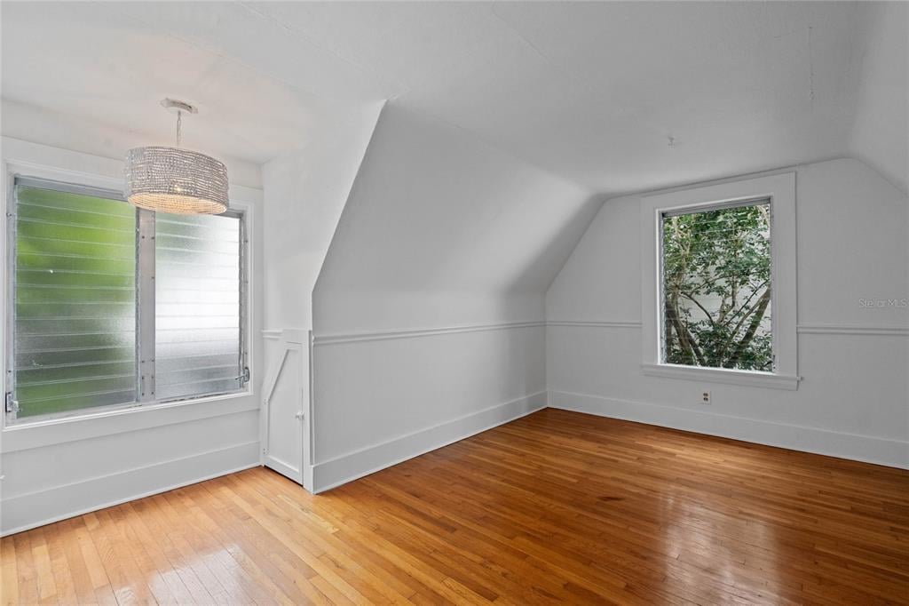 Property listing photo for 341 E WEBSTER AVENUE