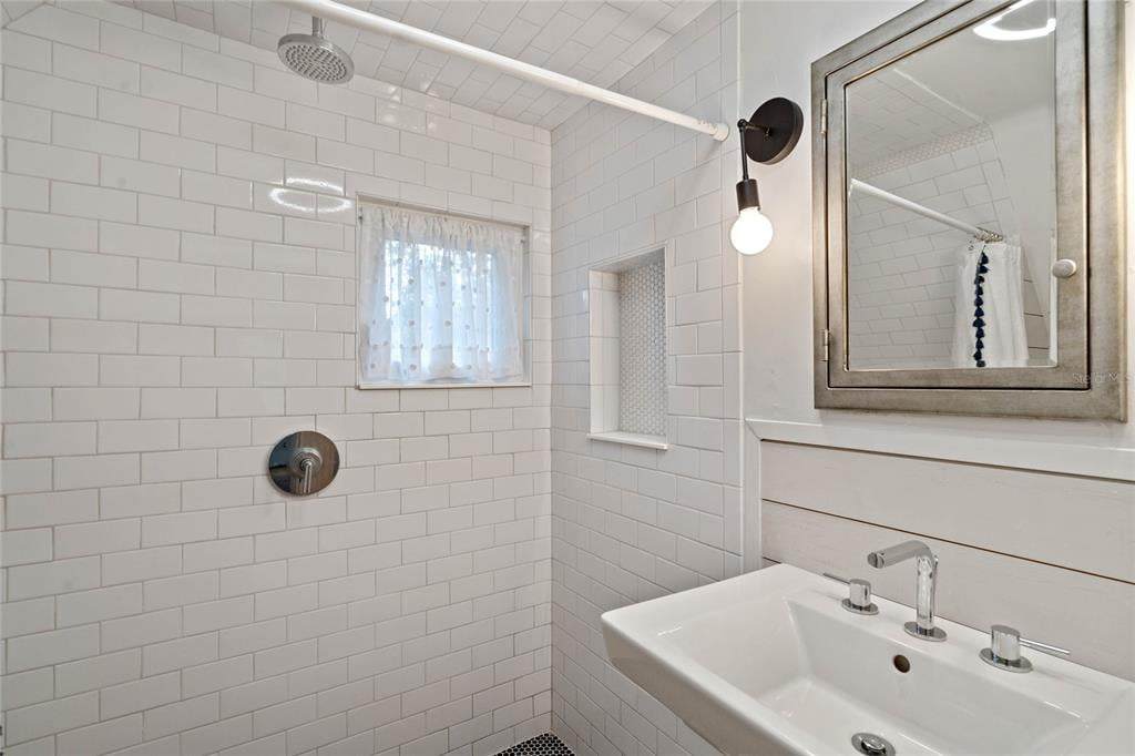 Property listing photo for 341 E WEBSTER AVENUE