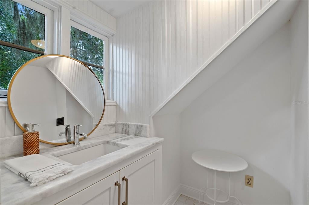 Property listing photo for 341 E WEBSTER AVENUE