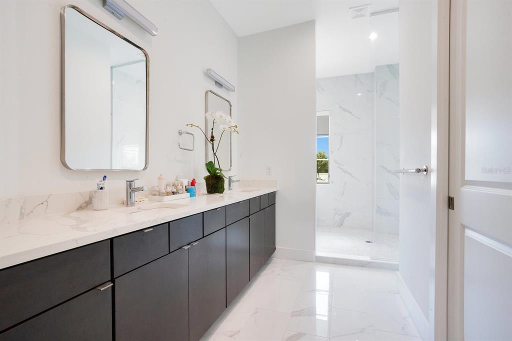 Property listing photo for 507 W Canton AVENUE