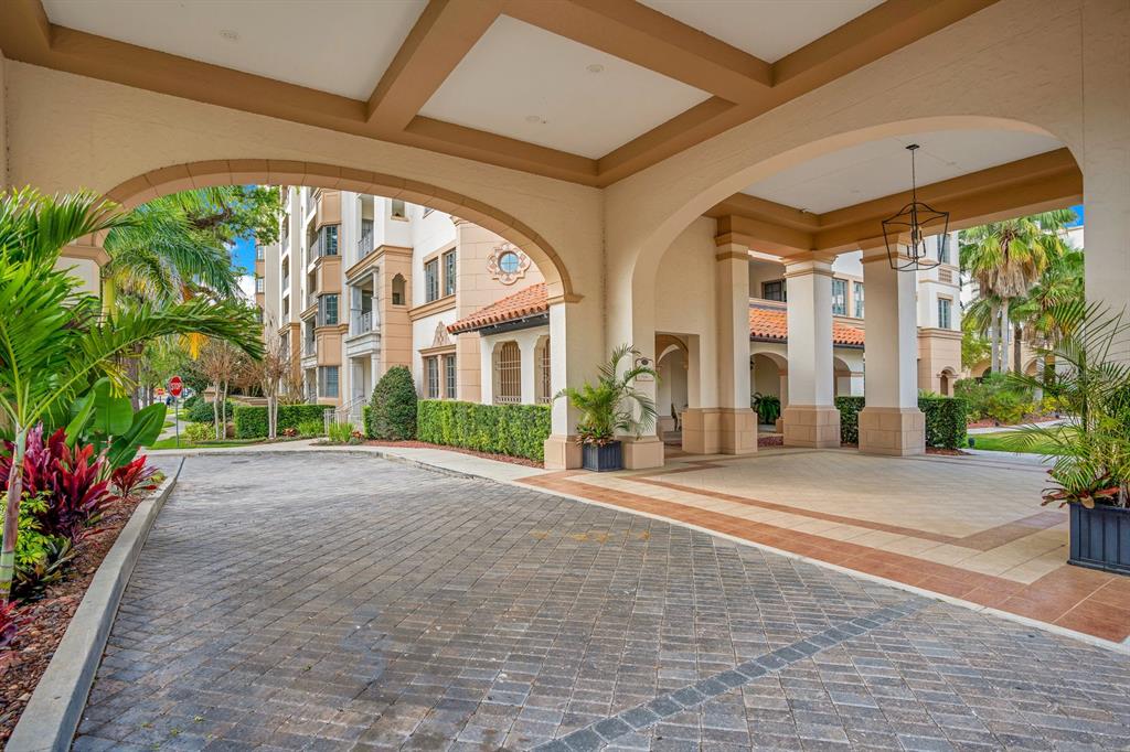 Property listing photo for 300 S Interlachen AVENUE #303
