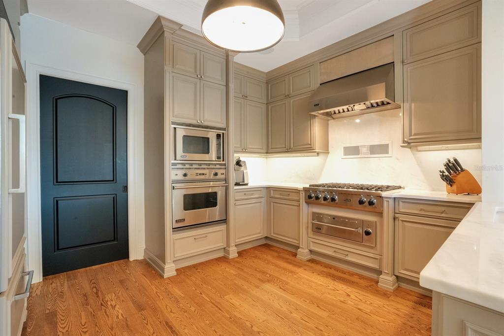 Property listing photo for 300 S Interlachen AVENUE #303