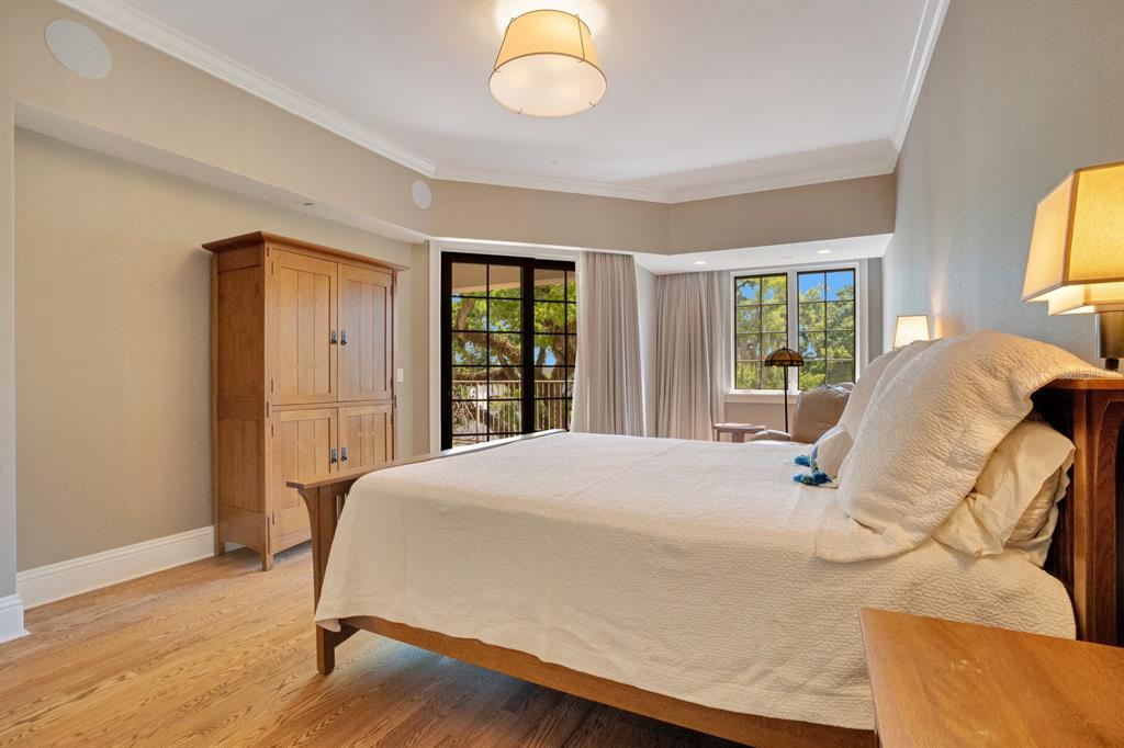 Property listing photo for 300 S Interlachen AVENUE #303