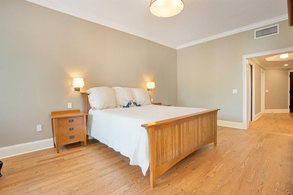 Property listing photo for 300 S Interlachen AVENUE #303