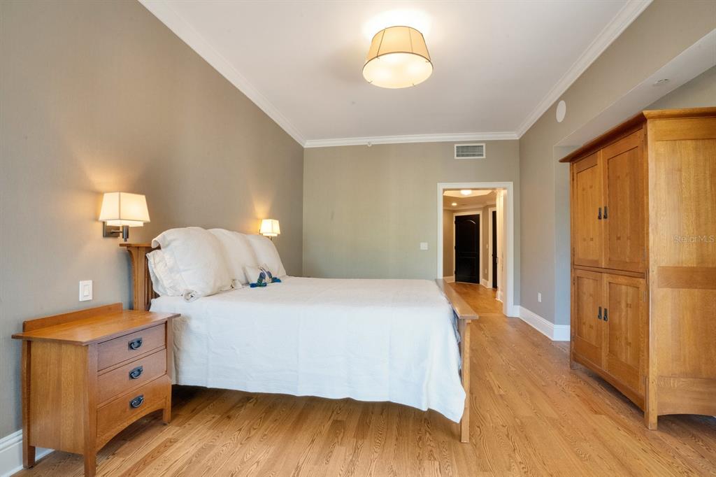 Property listing photo for 300 S Interlachen AVENUE #303