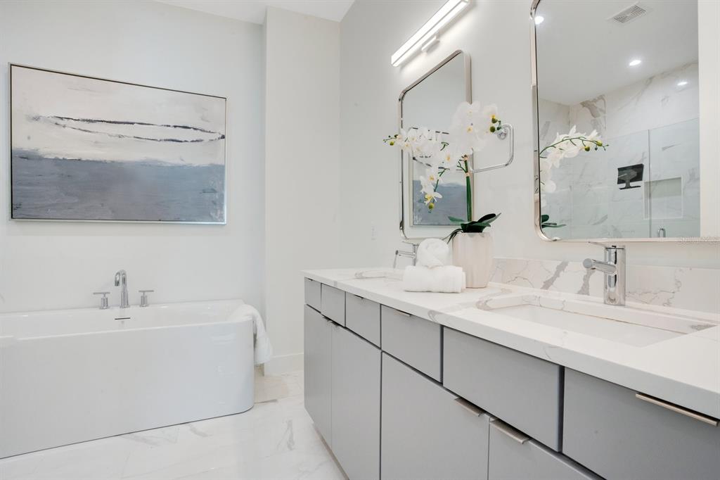 Property listing photo for 504 W Swoope AVENUE