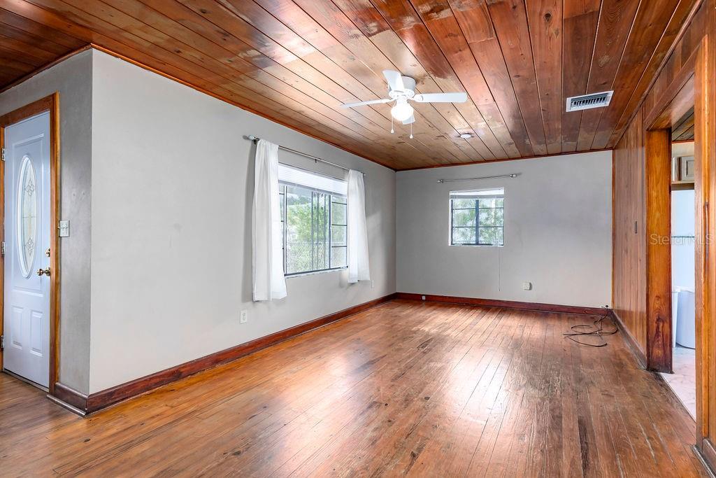 Property listing photo for 421 Carolina AVENUE