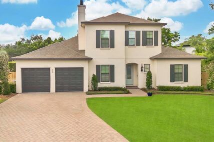 more about 425 Selkirk DRIVE