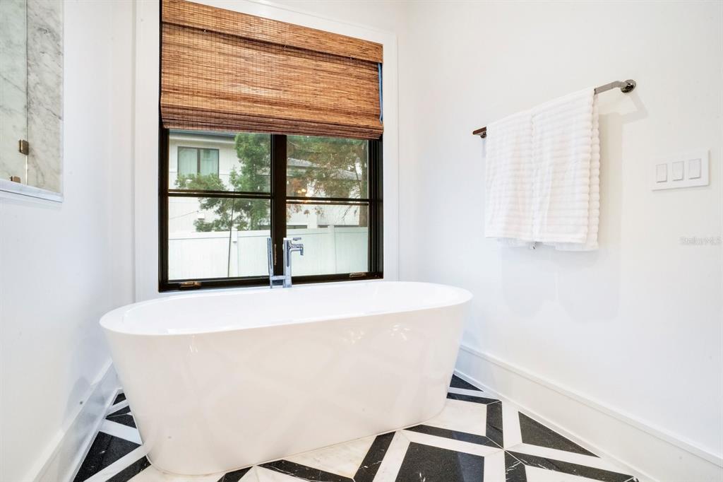 Property listing photo for 650 DIXIE PARKWAY