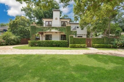 more about 300 KILLARNEY DRIVE