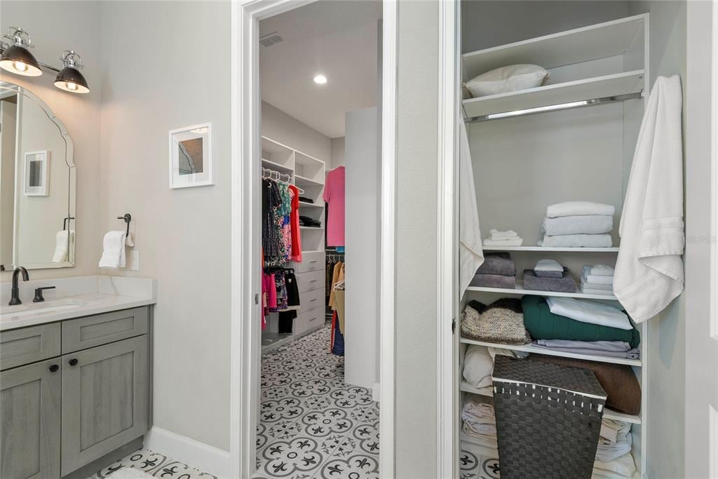 Property listing photo for 1438 W HARVARD STREET