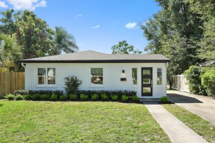 more about 648 W SWOOPE AVENUE