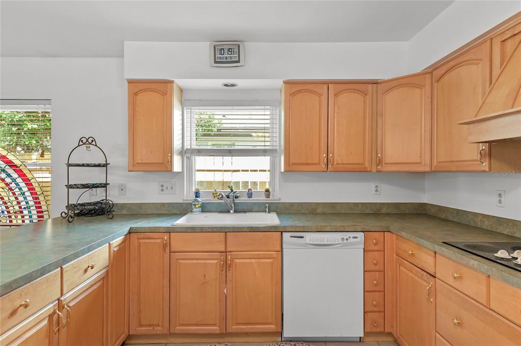 Property listing photo for 1621 CHESTNUT AVENUE