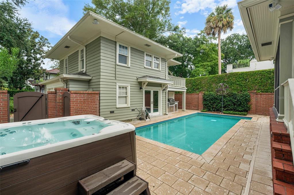 Property listing photo for 450 CHEROKEE DRIVE