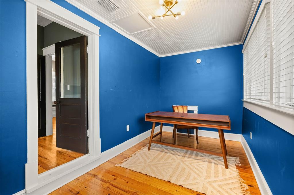 Property listing photo for 450 CHEROKEE DRIVE