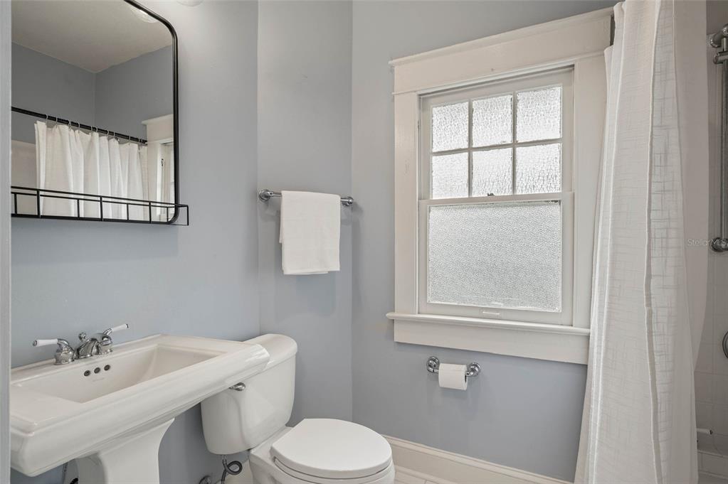 Property listing photo for 450 CHEROKEE DRIVE