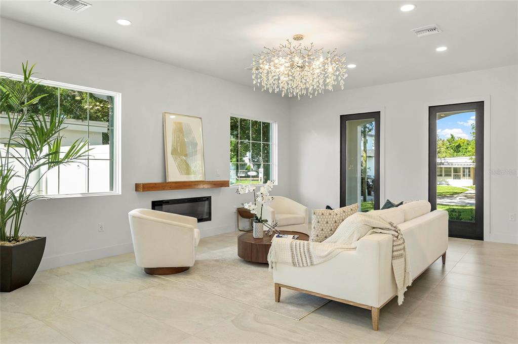 Property listing photo for 2430 CHANTILLY AVENUE