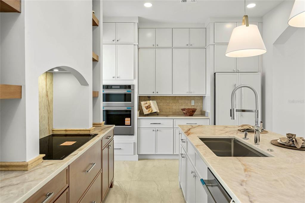 Property listing photo for 2430 CHANTILLY AVENUE