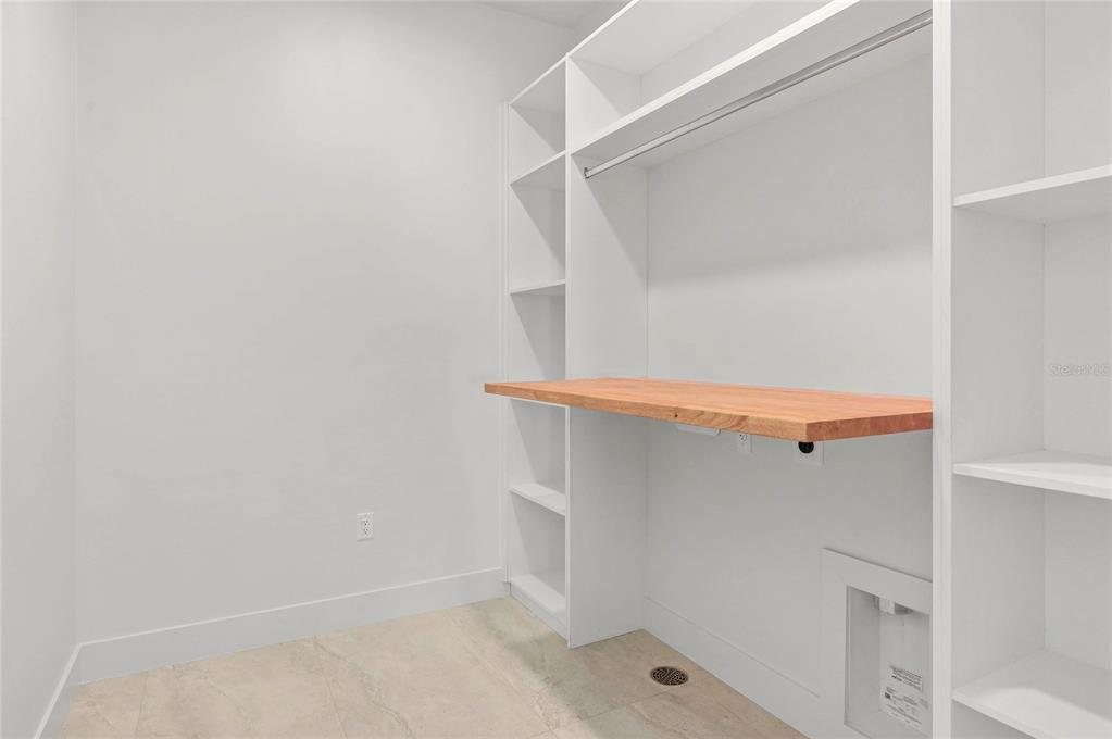 Property listing photo for 2430 CHANTILLY AVENUE