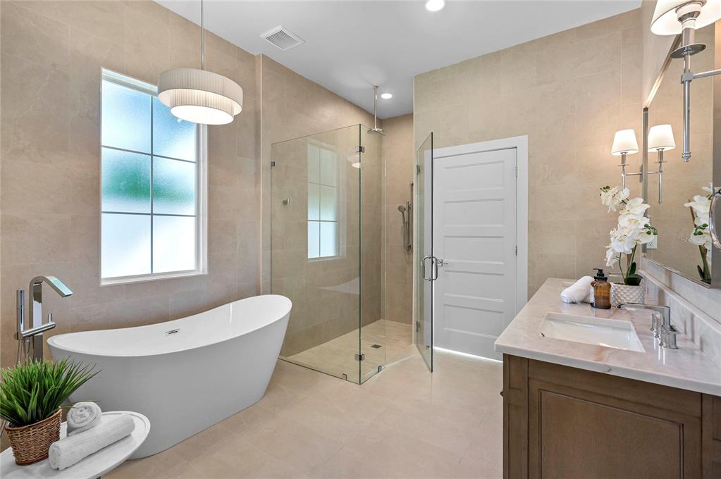 Property listing photo for 2430 CHANTILLY AVENUE