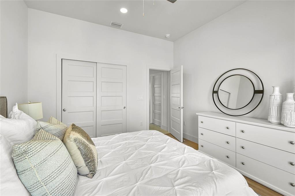 Property listing photo for 2430 CHANTILLY AVENUE