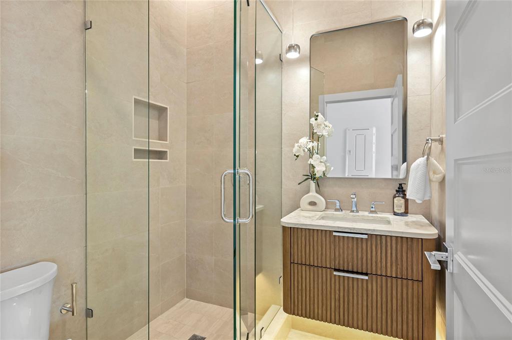 Property listing photo for 2430 CHANTILLY AVENUE