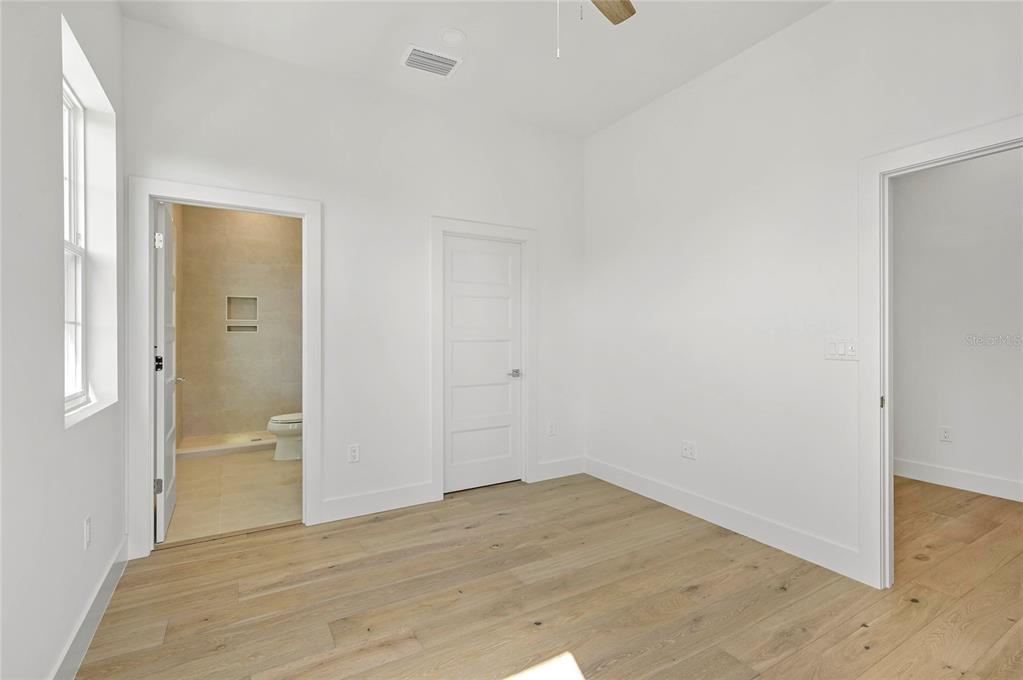 Property listing photo for 2430 CHANTILLY AVENUE
