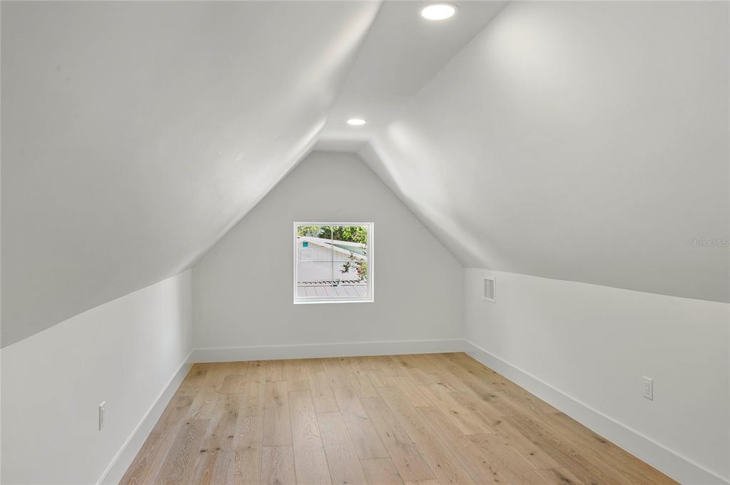Property listing photo for 2430 CHANTILLY AVENUE