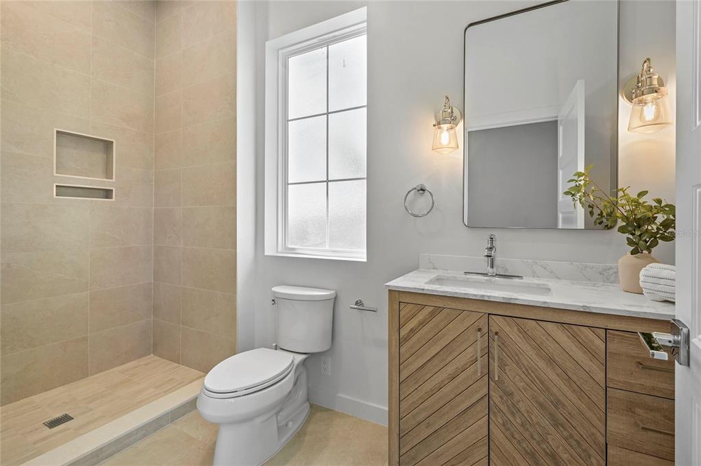Property listing photo for 2430 CHANTILLY AVENUE