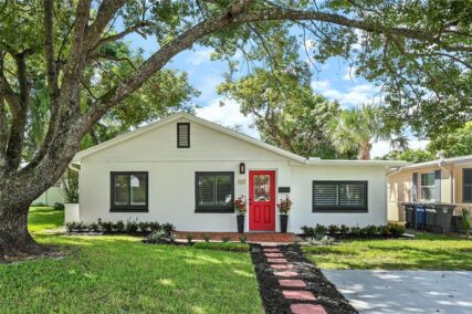 more about 800 W CANTON AVENUE
