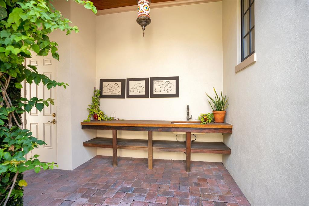 Property listing photo for 2048 ROBIN ROAD
