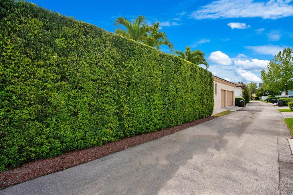 Property listing photo for 2048 ROBIN ROAD