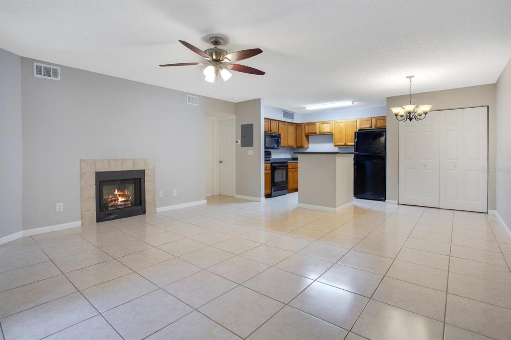 Property listing photo for 415 LAKEPOINTE DRIVE #102
