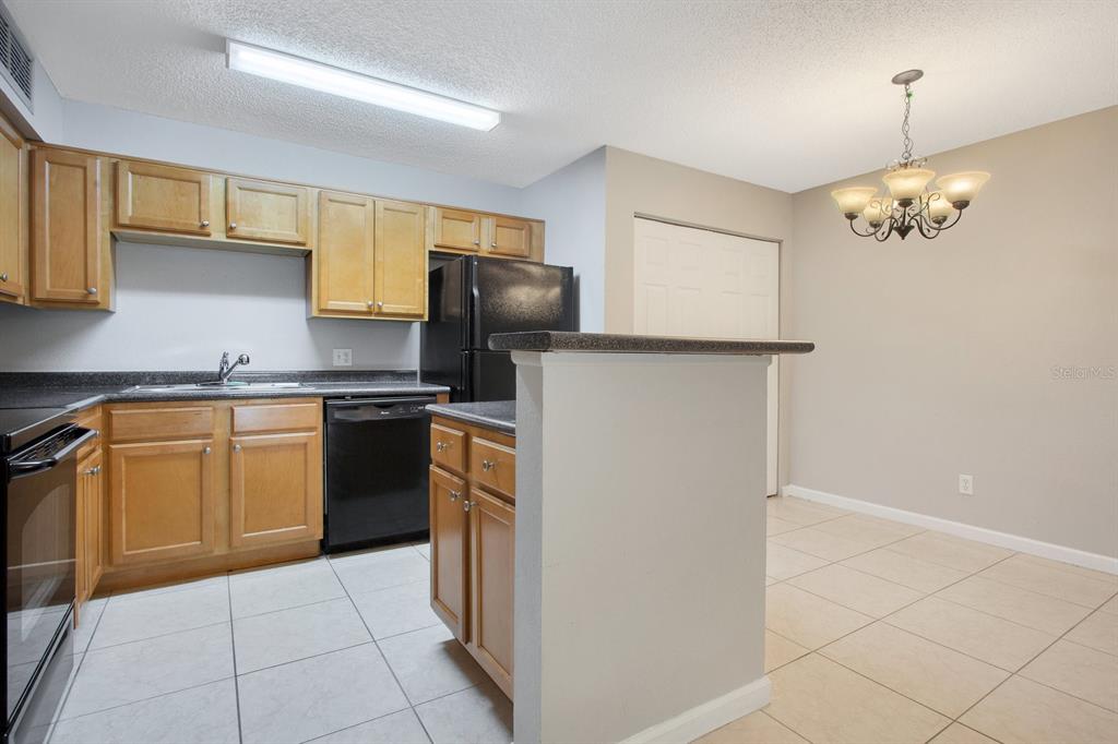 Property listing photo for 415 LAKEPOINTE DRIVE #102