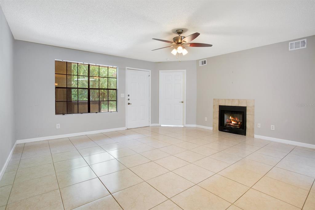 Property listing photo for 415 LAKEPOINTE DRIVE #102
