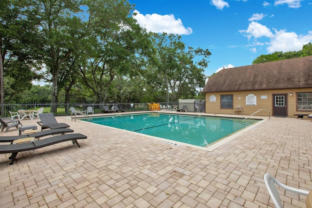 Property listing photo for 415 LAKEPOINTE DRIVE #102
